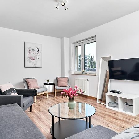 Modern Apartments Wroclaw By Renters المظهر الخارجي الصورة