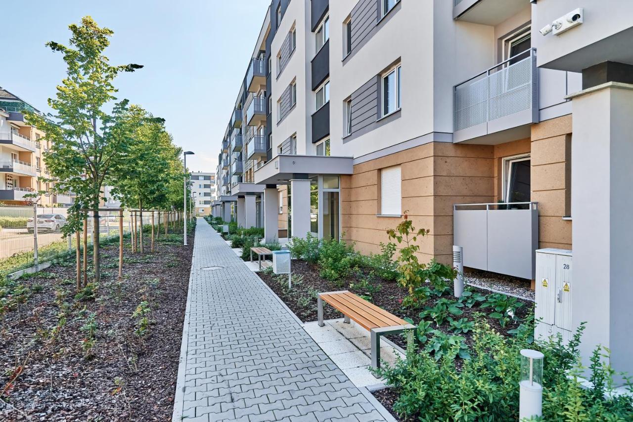 Modern Apartments Wroclaw By Renters المظهر الخارجي الصورة