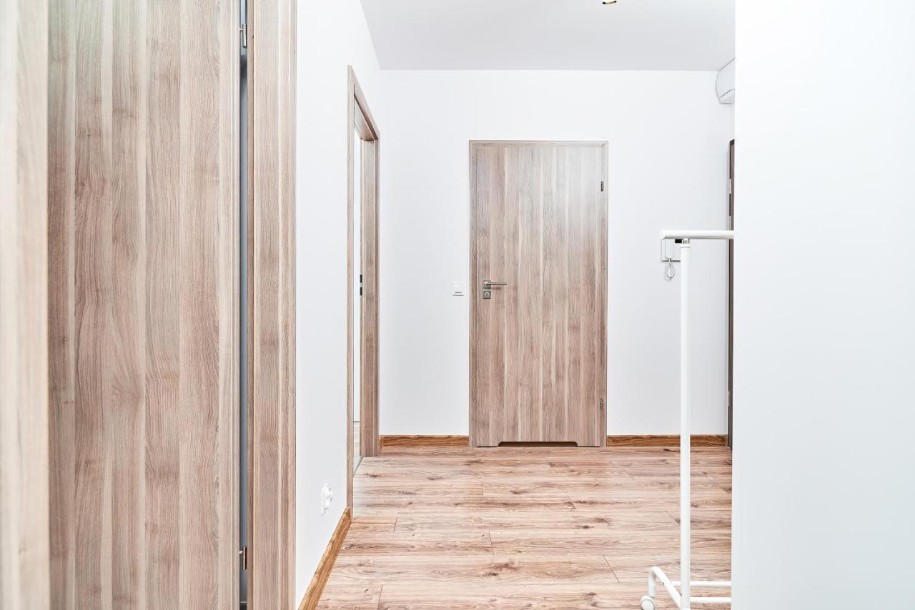 Modern Apartments Wroclaw By Renters المظهر الخارجي الصورة